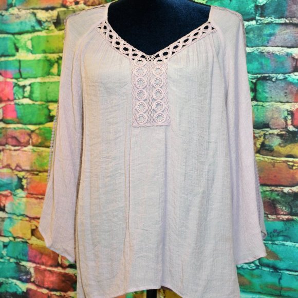 Lavender Women's Top - Picture 1 of 6